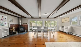 543 Long Shores Dr, Barrington, NH 03825