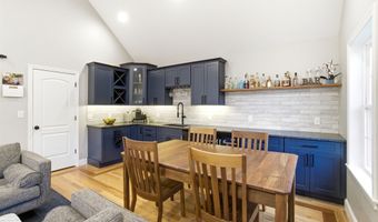 84 Juniper Cir, Auburn, NH 03032