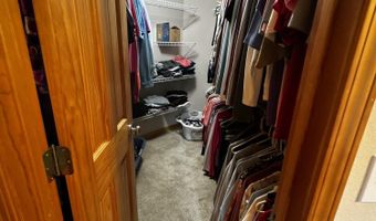 3702 Round House Rd, Aurora, MO 65605