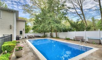 23 Pine Top Rd, Barrington, RI 02806