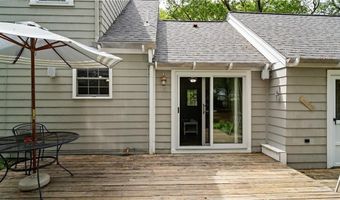 689 Middle Rd, East Greenwich, RI 02818