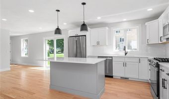 52 Governor St, Cumberland, RI 02864