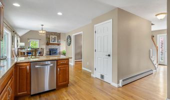 212 Oak Hill Rd, Barrington, NH 03825