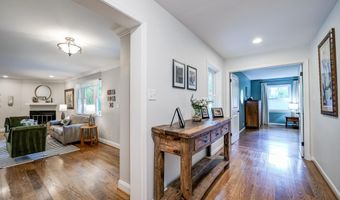 7016 WILSON Ln, Bethesda, MD 20817