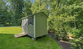72 Wilbur Rd, Lincoln, RI 02865