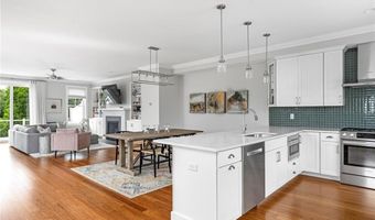 100 Algonquin Rd 5, Narragansett, RI 02882