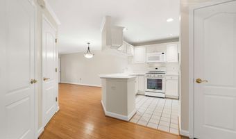 6940 FAIRFAX Dr 200, Arlington, VA 22213