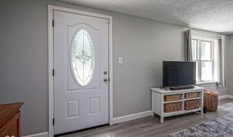 5902 Oak Ln, Anderson, IN 46013