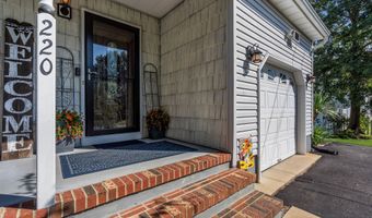 220 Edward Ave, Bayville, NJ 08721