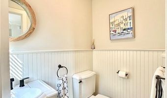 44 Tuckerman Ave, Middletown, RI 02842