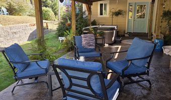 814 PARADISE Ln, Brookings, OR 97415