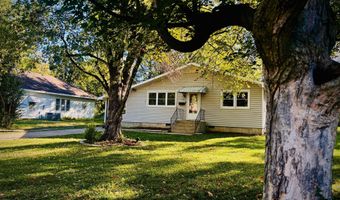 922 S Oak Ave, Aurora, MO 65605