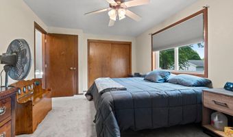 57 SOLAR Cir, Appleton, WI 54915
