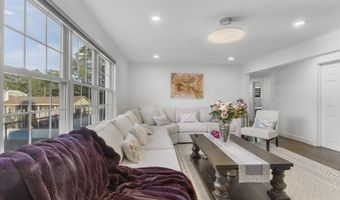 3 Primrose Rd, Billerica, MA 01821