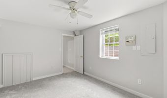 24674 PEACH ORCHARD Ln, Aldie, VA 20105