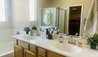 453 W LANTANA Pl, Chandler, AZ 85248