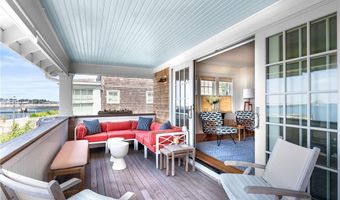 115 Washington St, Newport, RI 02840