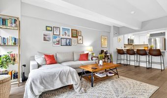 42 8th St 1411, Boston, MA 02129