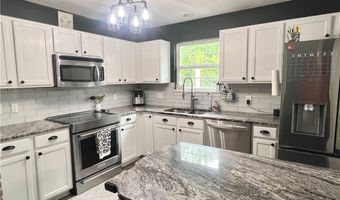 10523 Herrington Dr, Aurora, OH 44202