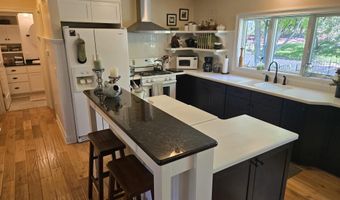 5 A114 N Apple Canyon Rd, Apple River, IL 61001