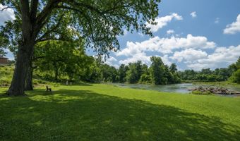 202 N Walnut St, Anderson, MO 64831
