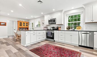 49 W SKIPPACK Pike, Ambler, PA 19002