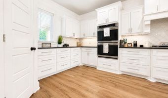 5305 Bentwater Dr, Benton, AR 72002
