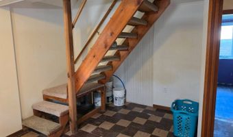 710 East St, Bottineau, ND 58318
