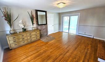 35 Meadow Rd, Clinton, CT 06413