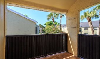 908 LAKE DESTINY Rd E, Altamonte Springs, FL 32714