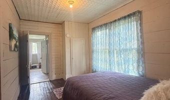 409 1st St, Atkins, AR 72823