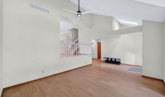 909 Idaho Ave, Ames, IA 50014