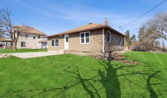 402 Center Ave, Alexander, IA 50420