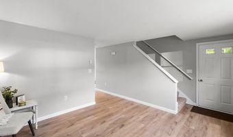 742 Daniel Shays Hwy 1F, Athol, MA 01331
