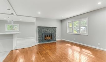 7 Mondamin Rd, Alloway, NJ 07422