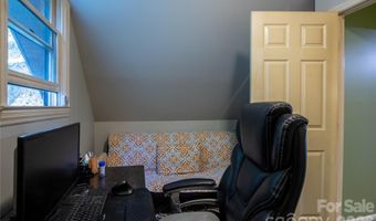 8 Westward Way, Bakersville, NC 28705