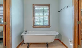 13633 U.S. 62, Ash Flat, AR 72513
