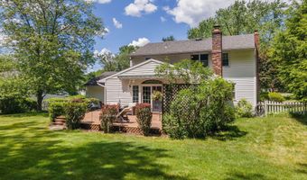 17 Northgate Dr, Albany, NY 12203