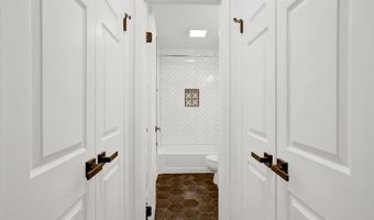 3307 WYNDHAM Cir 2157, Alexandria, VA 22302