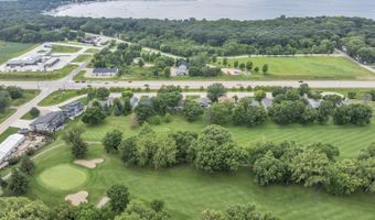 994 Emerald Hills Dr S, Arnolds Park, IA 51331