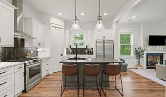 37 Park Sq S, Beaufort, SC 29907
