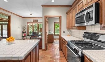 3000 Candlestick Ct, Bartlesville, OK 74006