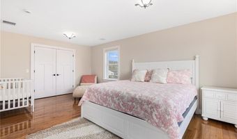 81 S Pier Rd, Narragansett, RI 02882