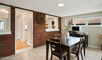 814 Prairie St, Adel, IA 50003