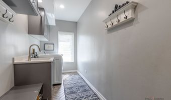 1801 N Dover Ct, Arlington Heights, IL 60004