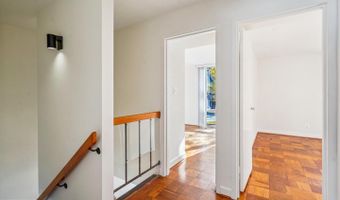 5005 BATTERY Ln #1, Bethesda, MD 20814