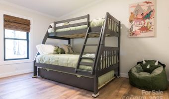 2 Shady Oak Ln, Arden, NC 28704