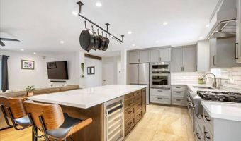 10162 Sierra Madre Rd, Spring Valley, CA 91977