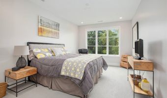 307 Windy Crest Dr, Ann Arbor, MI 48105