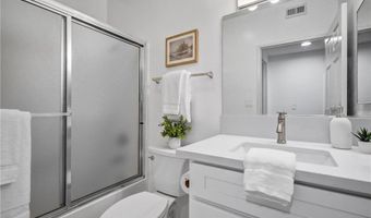 1921 Malcolm Ave 201, Los Angeles, CA 90025